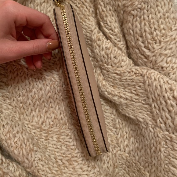 Michael Kors Wristlet - Picture 2 of 6